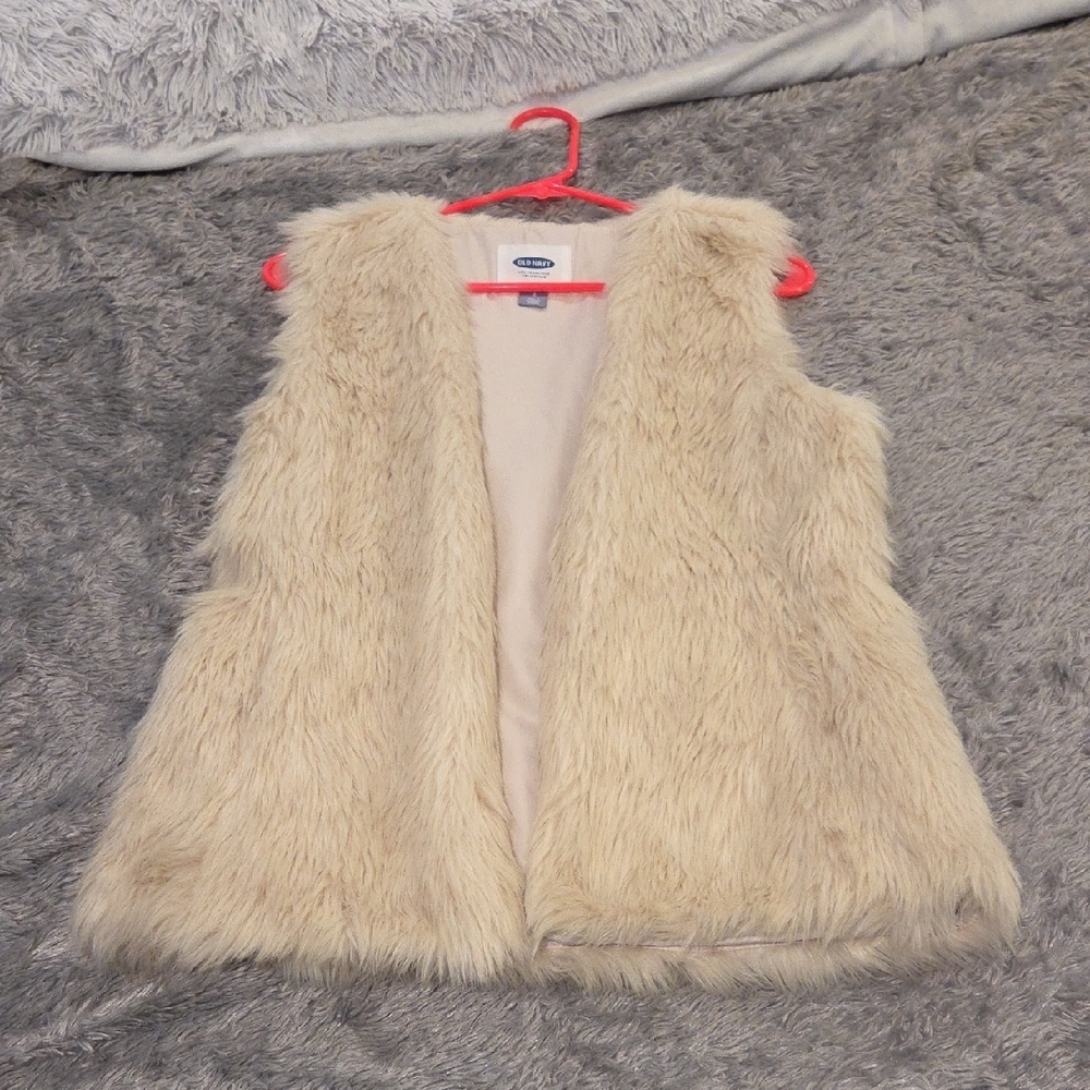 Old Navy Cream Faux Fur Vest Size SP!